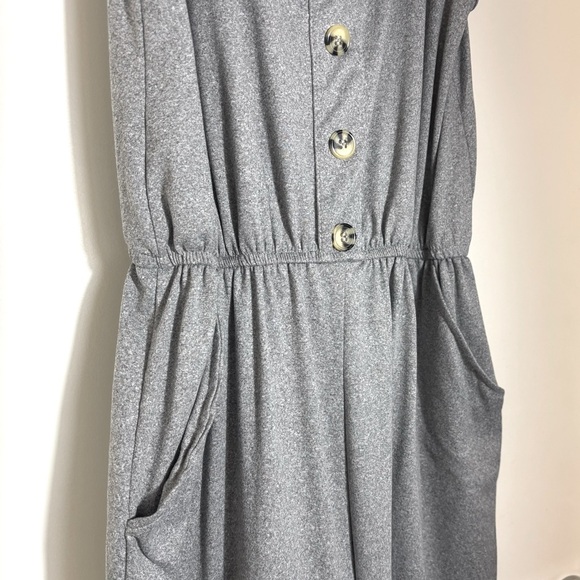 Ultra-soft Jersey Sleeveless Grey Jumpsuit with Pockets - Picture 4 of 7